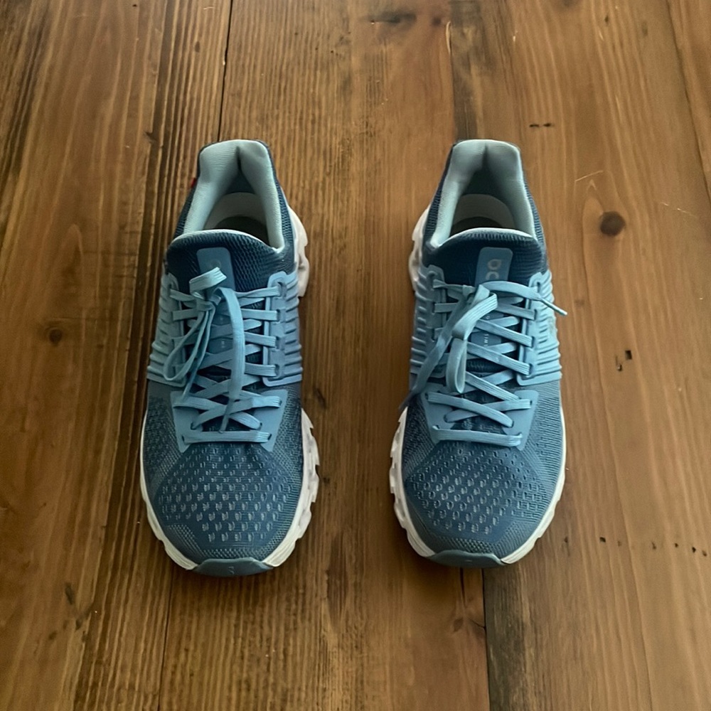 SIZE 7 ONCLOUDS BLUE